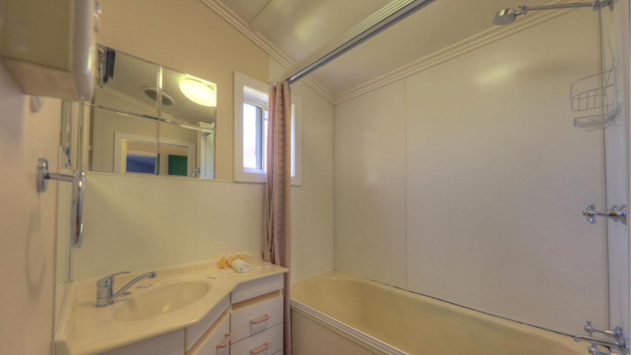 The Vines Motel & Cottages Stanthorpe Esterno foto