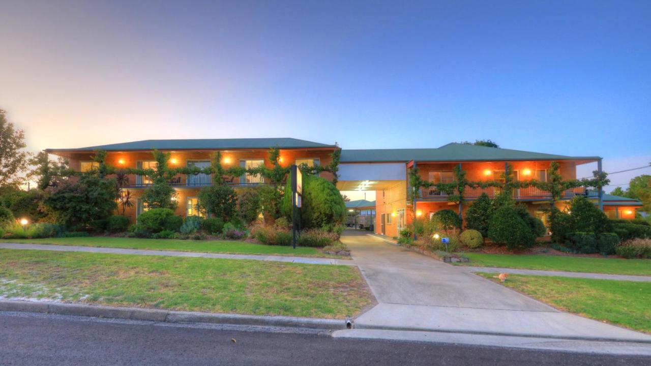 The Vines Motel & Cottages Stanthorpe Esterno foto